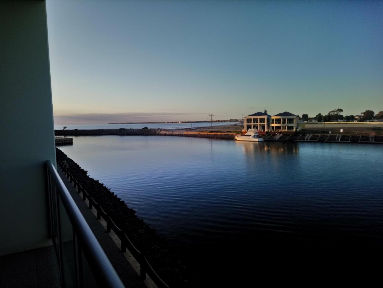 Wallaroo Marina Executive Apartments Екстериор снимка